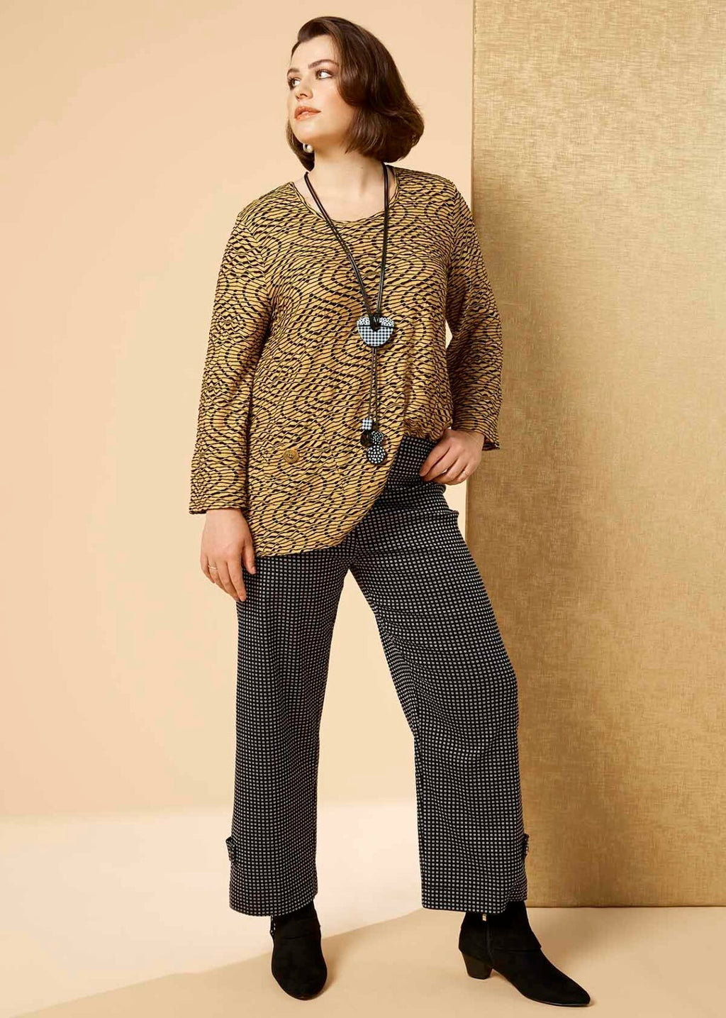 TAKING SHAPE Isa Bamboo Jacquard Top - size 16-18 (S) - RRP $129.95