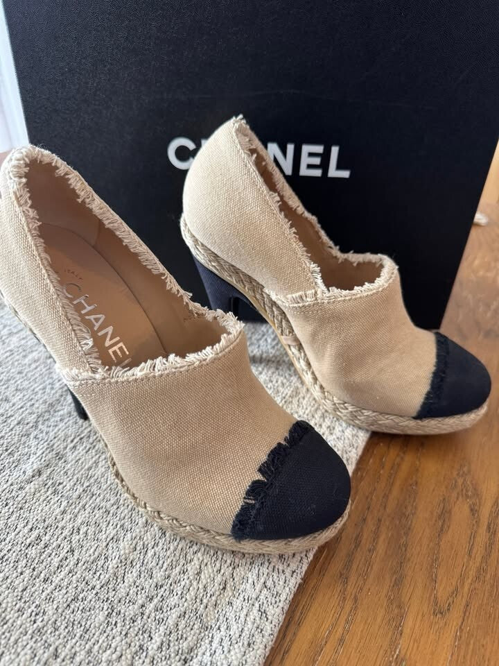 CHANEL Beige/Black Frayed Canvas Espadrilles Pumps - Size 36.5  - AU 6