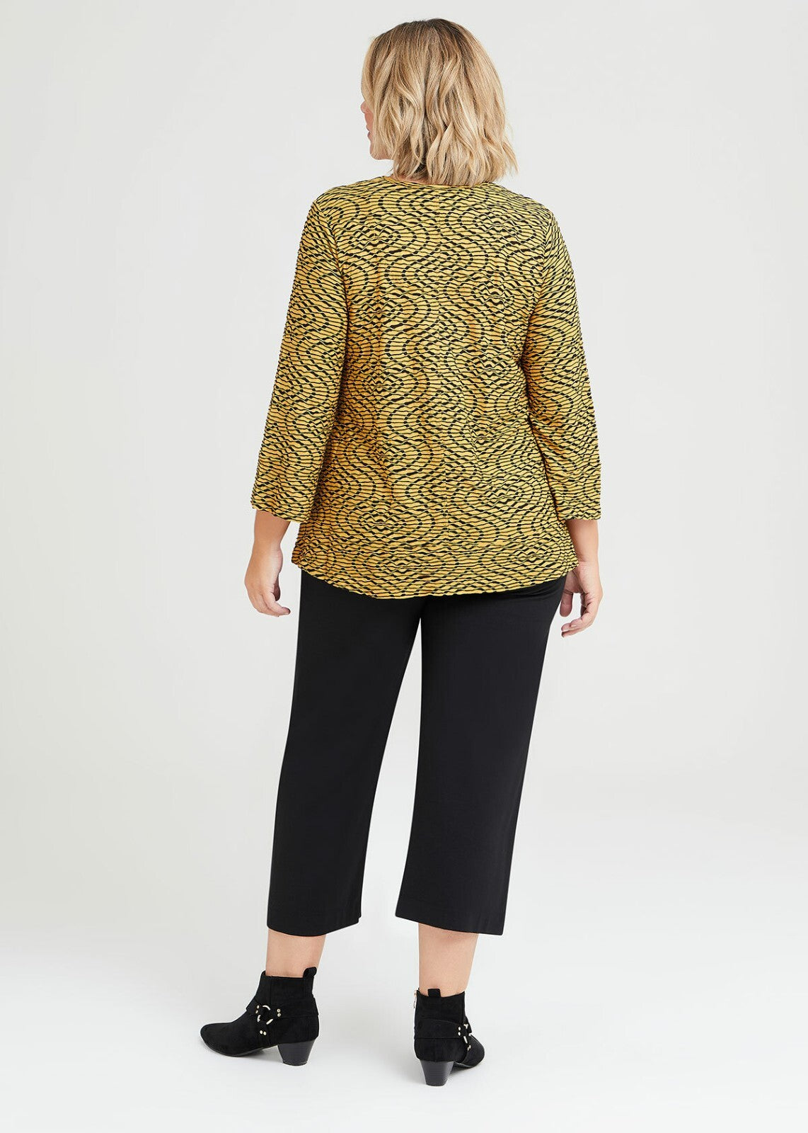 TAKING SHAPE Isa Bamboo Jacquard Top - size 16-18 (S) - RRP $129.95