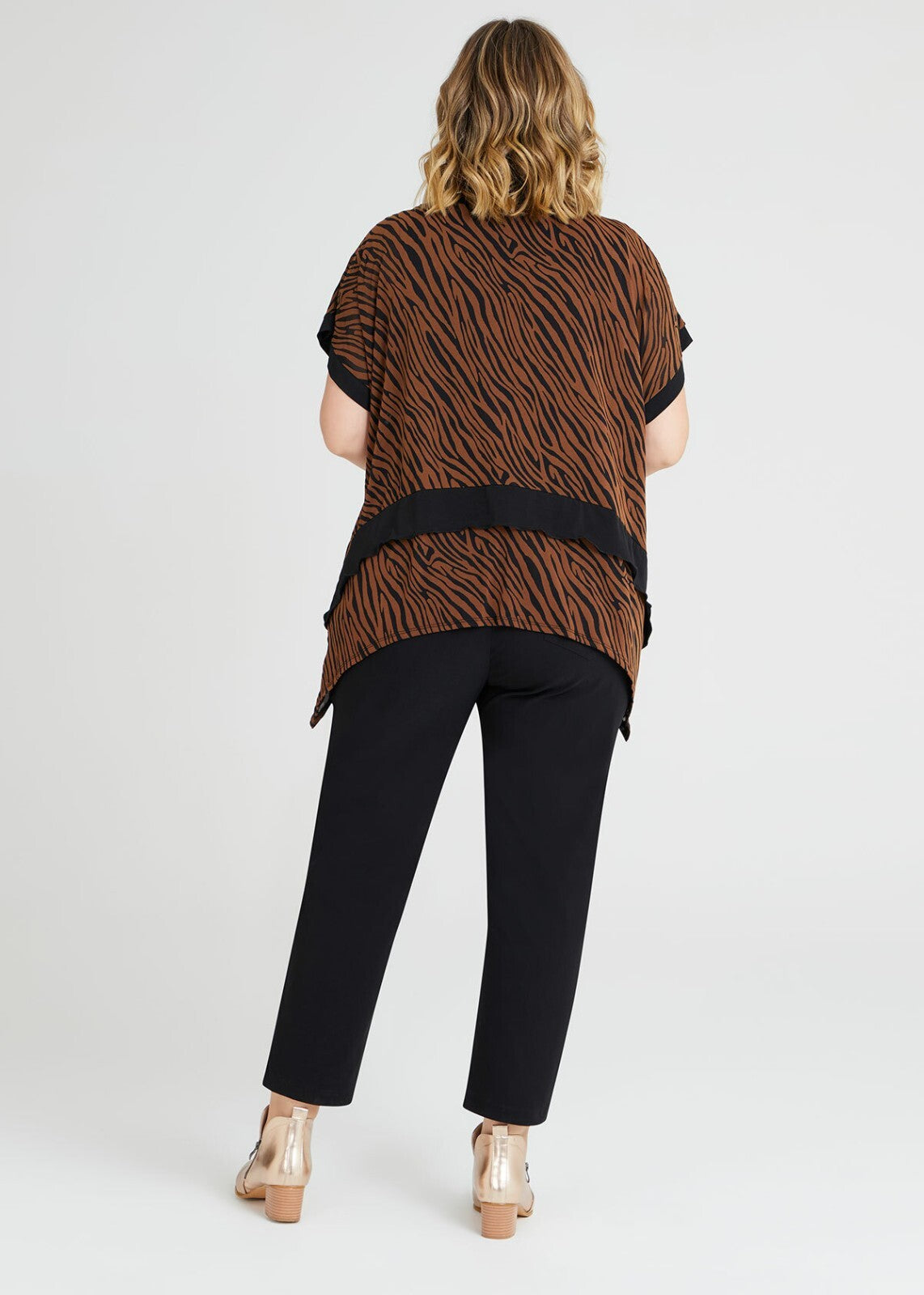 TAKING SHAPE Kim Contrast Top - size S (14) - RRP $109.95